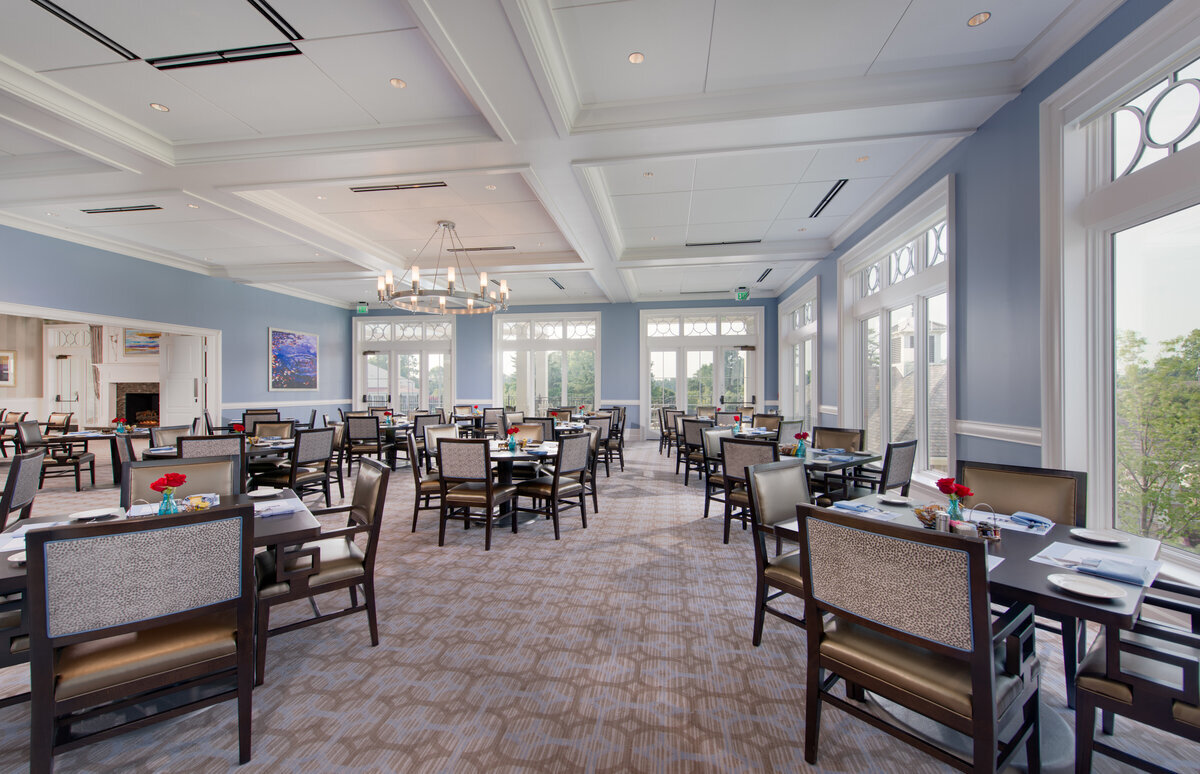 dining room at Woodmont Country Club