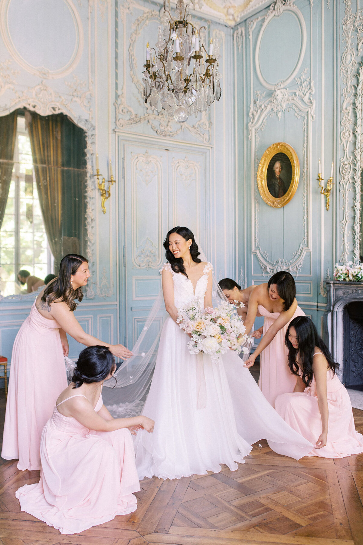 Maïlys Fortune Photography Husband Wife Wedding Weddings Photography France Switzerland Italy Timeless Dreamy Imagery Bilingual French English Destination Weddings Destination Wedding Provence French Riviera Paris Lake Como Tuscany56