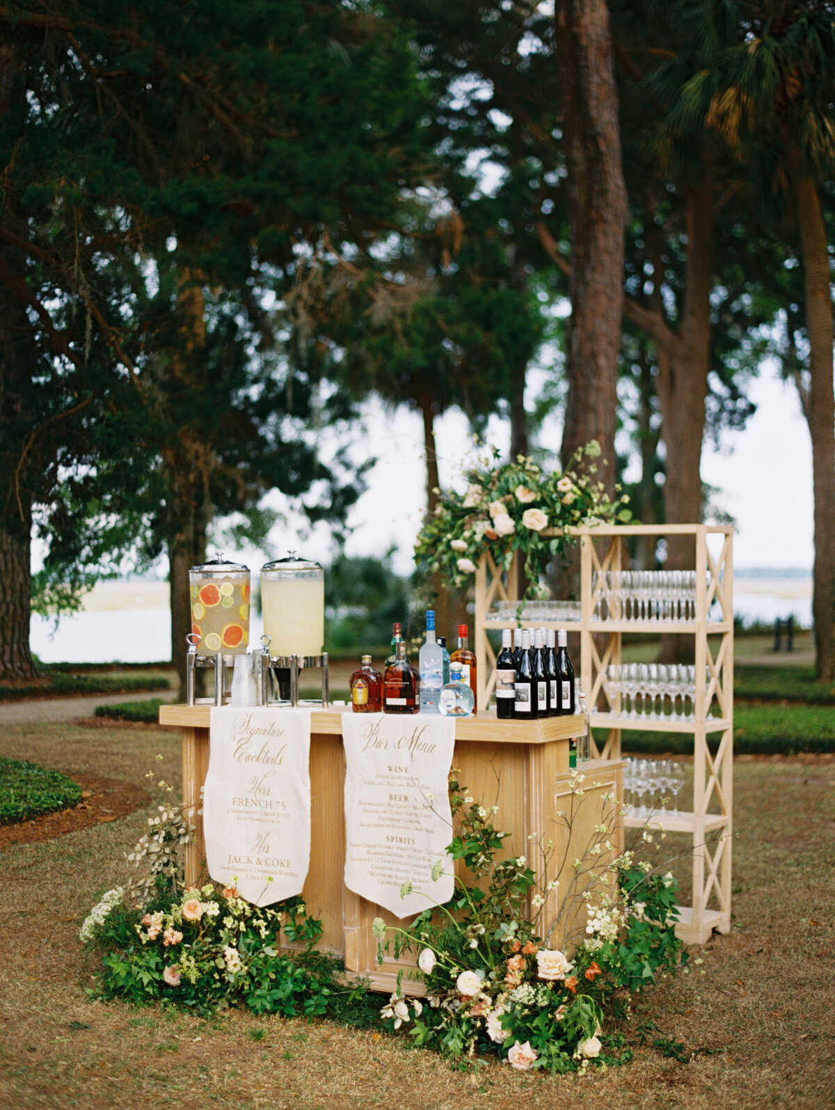 max-owens-design-palmetto-bluff-south-carolina-wedding-14-bar