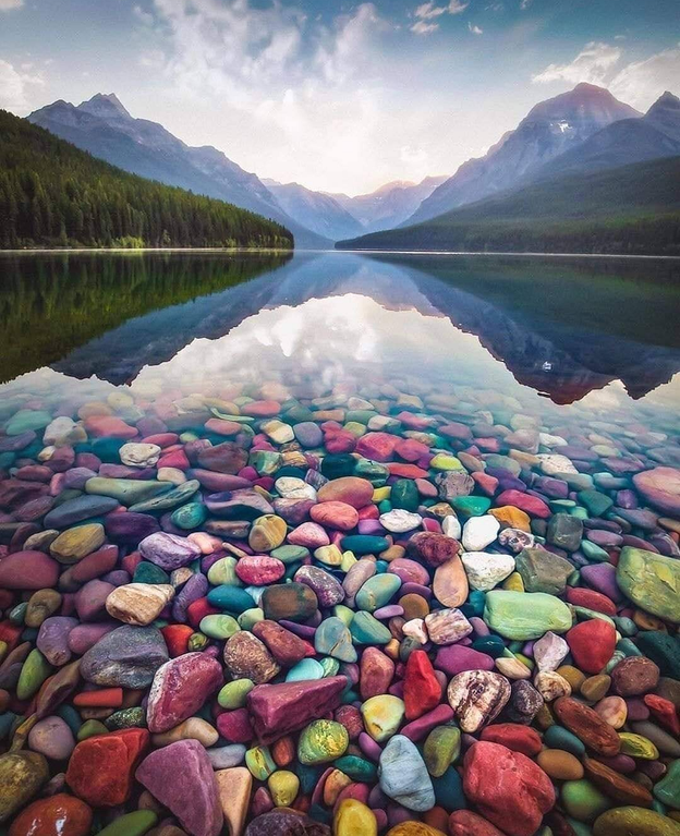 Lake McDonald, Montana, USA_