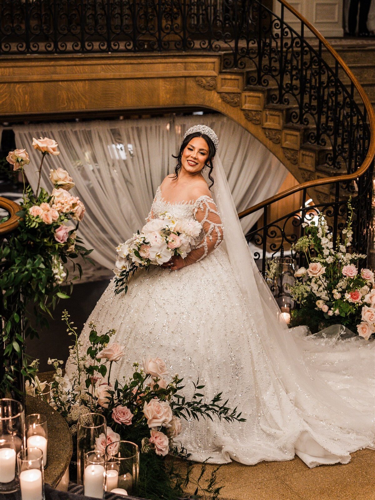 Grand-Luxury-Fairmont-Olympic-Wedding-Flora-Nova-Design-Seattle-00028
