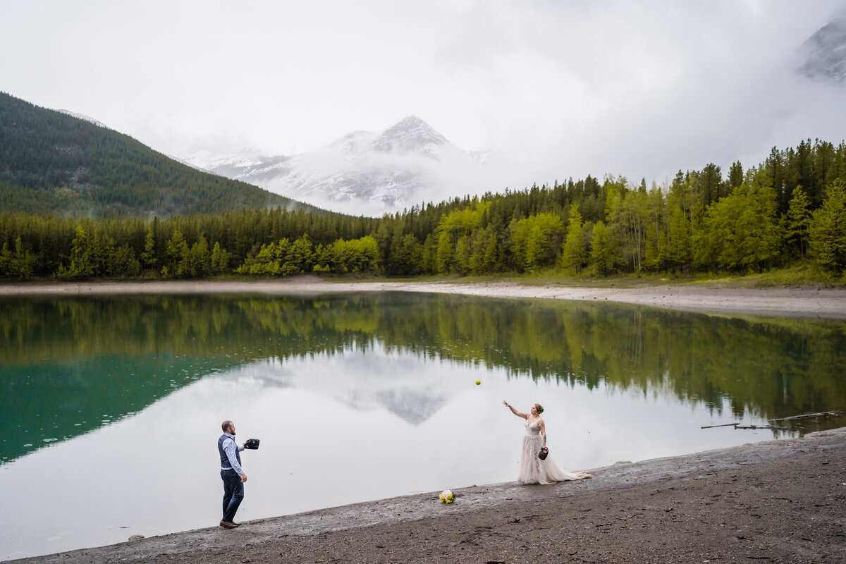 kananaskis-elopement-wedge-pond-4