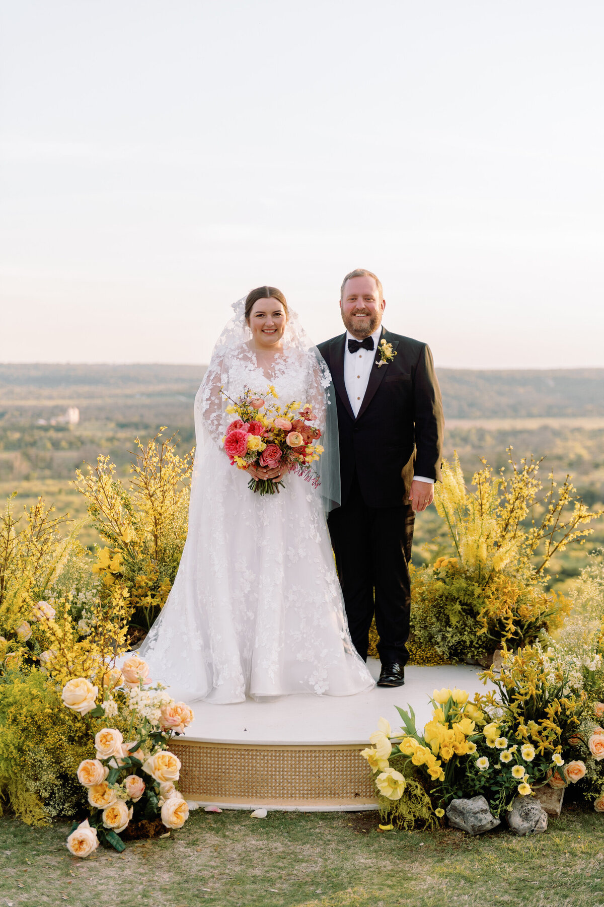 24-colorful-ranch-wedding-max-owens-design