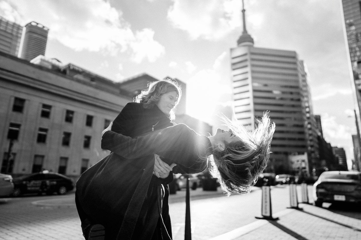 Engagement 1200px-1184
