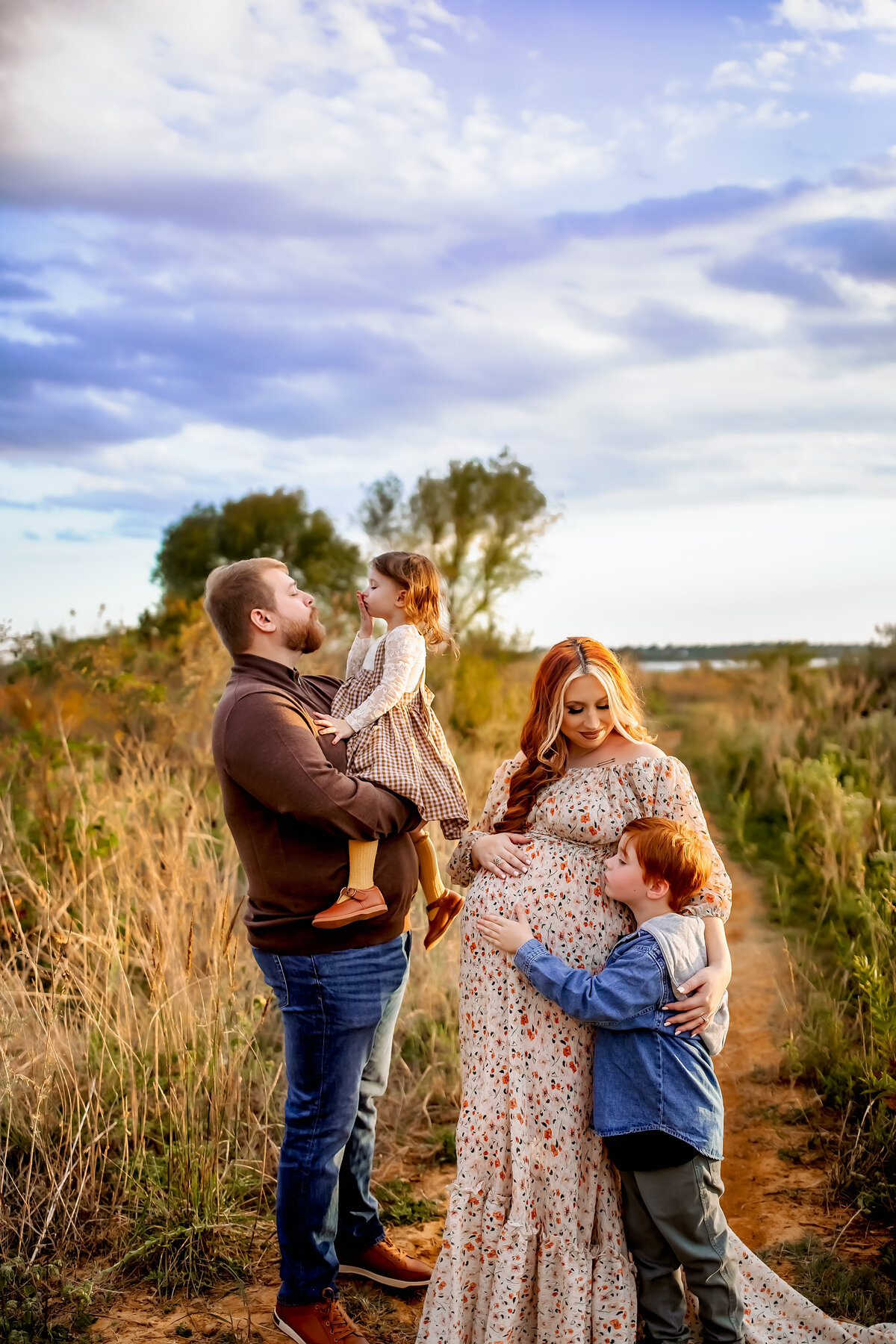 Maternity Session at the lake | Burleson Family and Newborn Photographer
