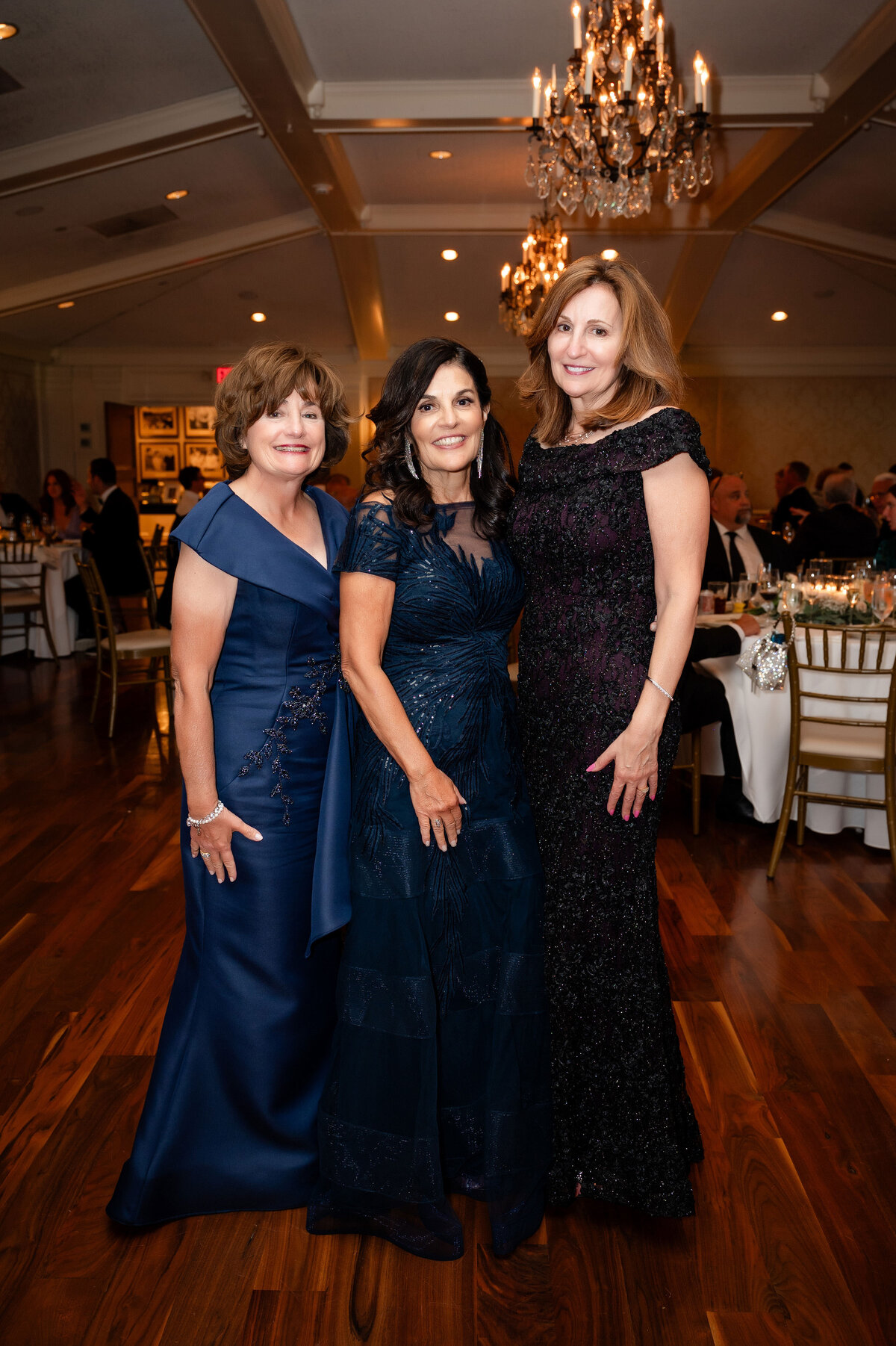 women ready to party at the oakmont country club wedding smiling for the camera