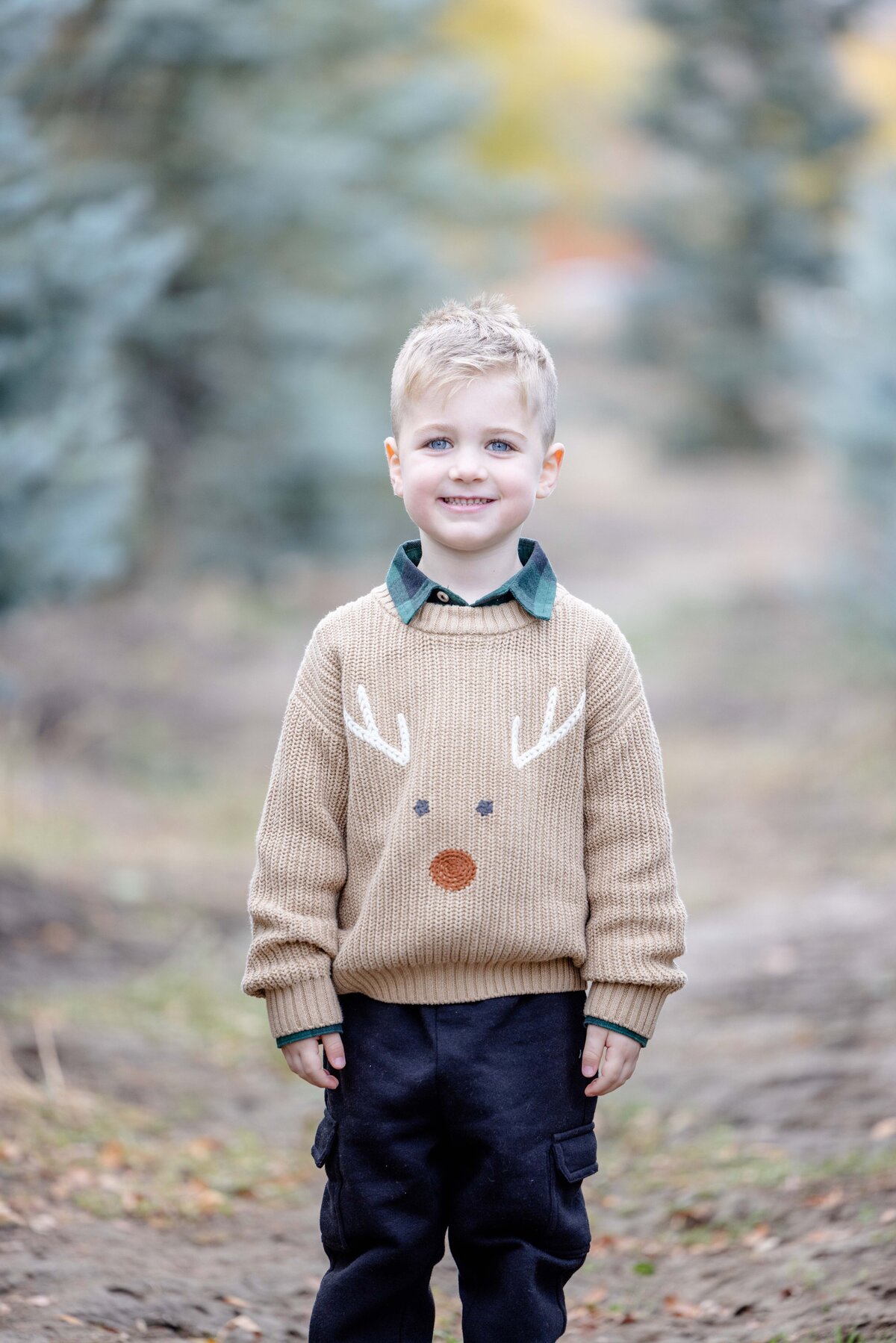 Utah-County-UT-Christmas-Tree-Farm-Mini-Session-Magnolia-and-Grace-Photography-Co-AshbyilyinJ-# (1)-18