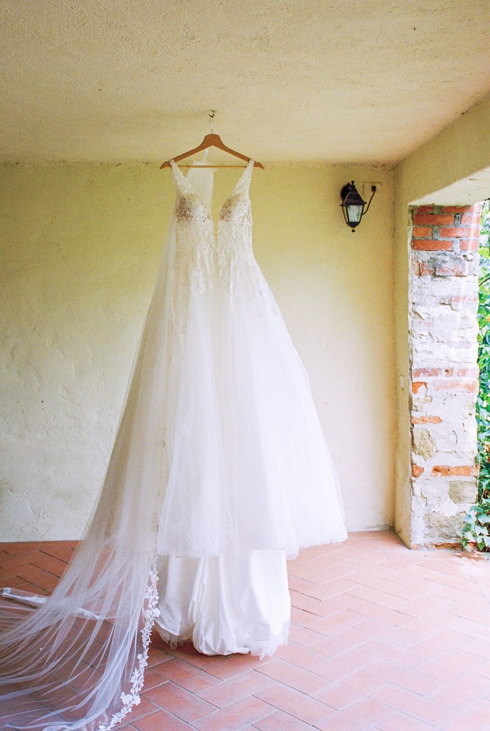 castello-pratelli-tuscany-destination-wedding-film-analog-stefano-degirmenci_0012