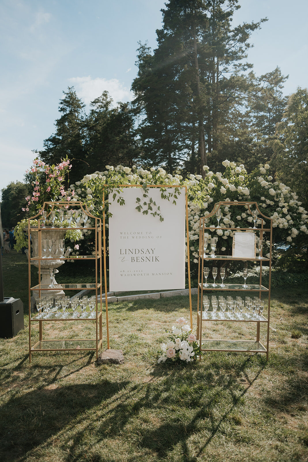 MODERN-GARDEN-MANSION-SUMMER-WEDDING-LINDSAY-BESNIK_PHOTOS_BY_MARIA_B_LUNG_0167