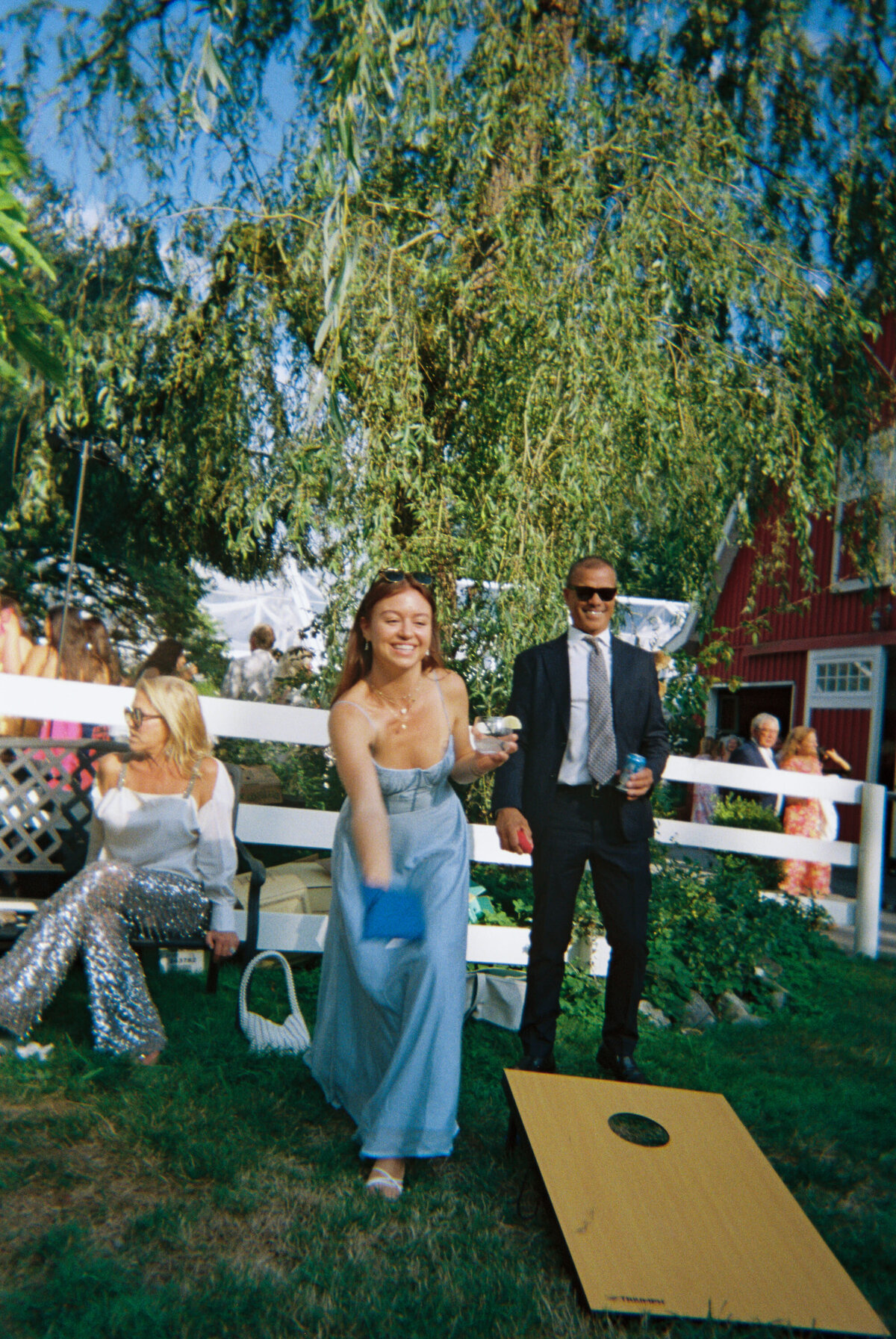 MeghanHemstra-Colourful-Vancouver-Garden-Wedding-148
