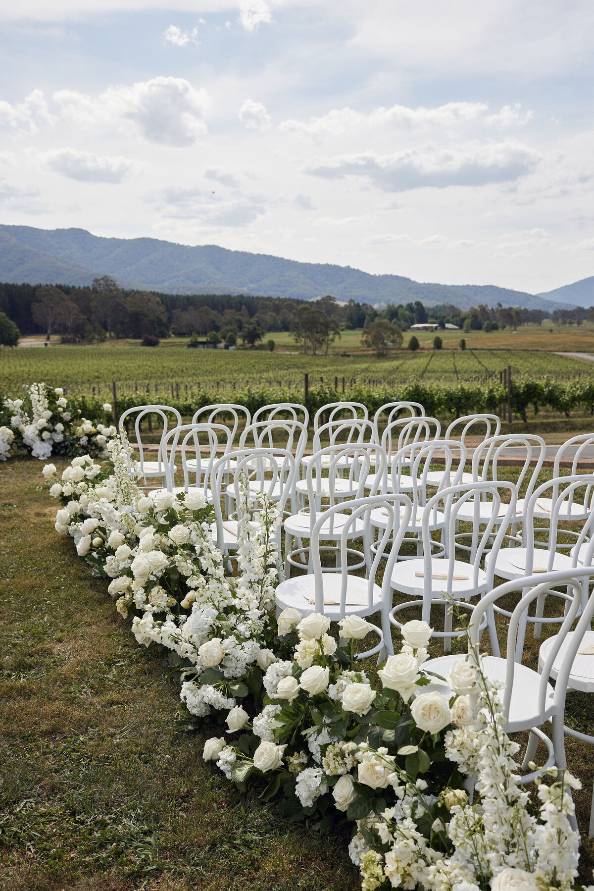 Ceremony_Aisle_Flowers