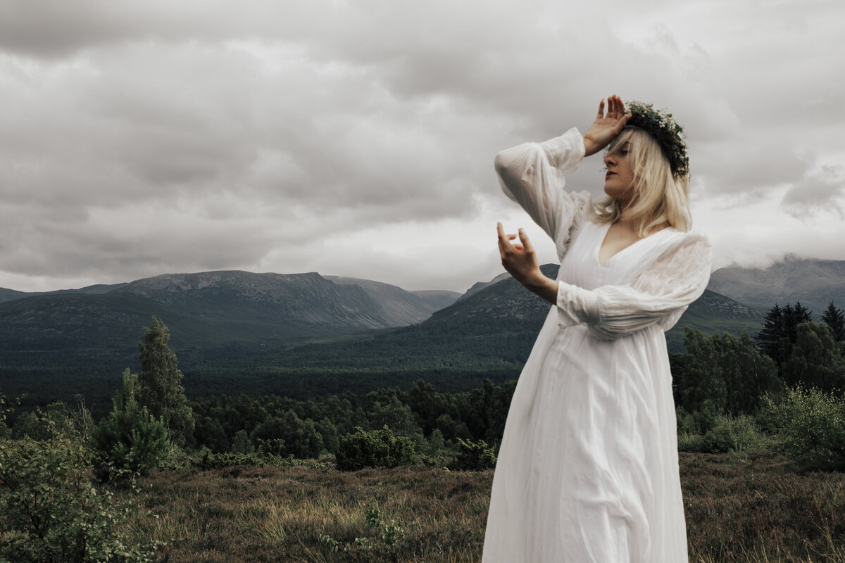photo of a bride in the highlands of scotland