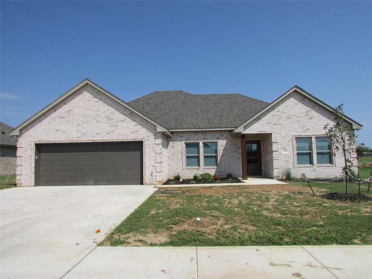 Charming 3 Bedroom 2 Bath Home with Upgrades for sale in Bonham, TX