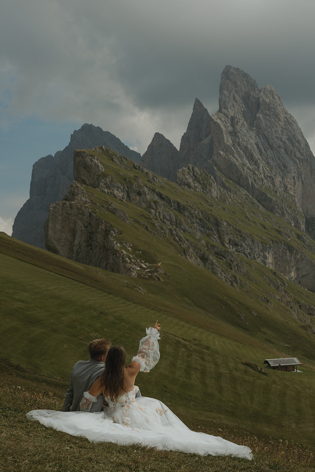 destination-wedding-elopement-photographer-italy-dolomites-seceda-documentary-tanya-davids-photo-film-57
