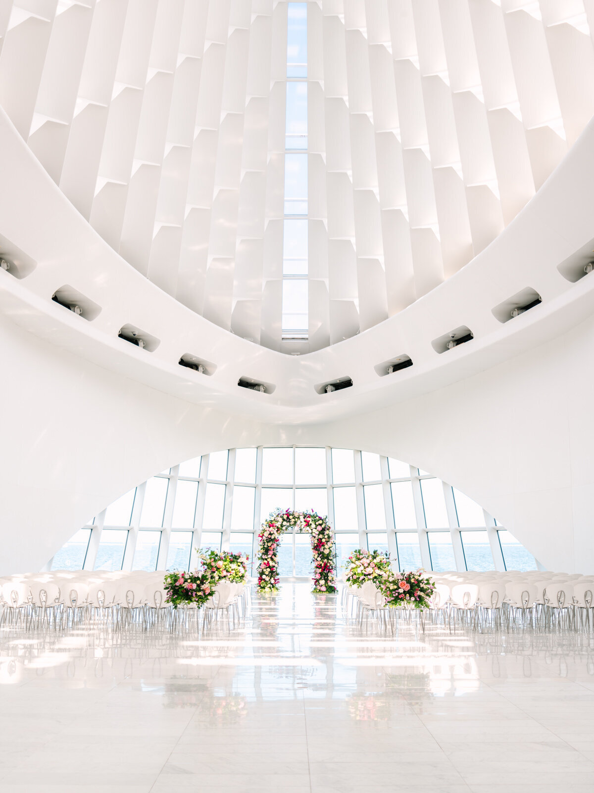 milwaukee-art-museum-wedding-ceremony-kassieanaphotography.com