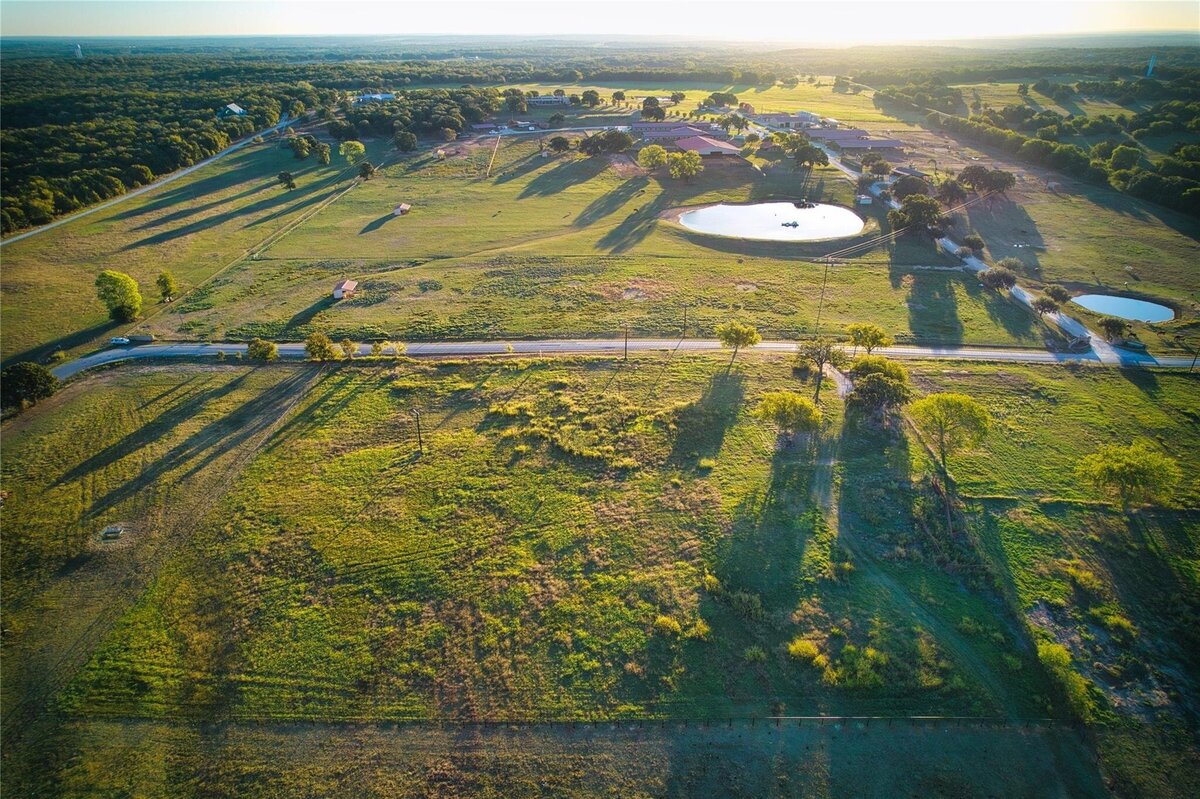 1 acre for sale in Mountain Springs Texas