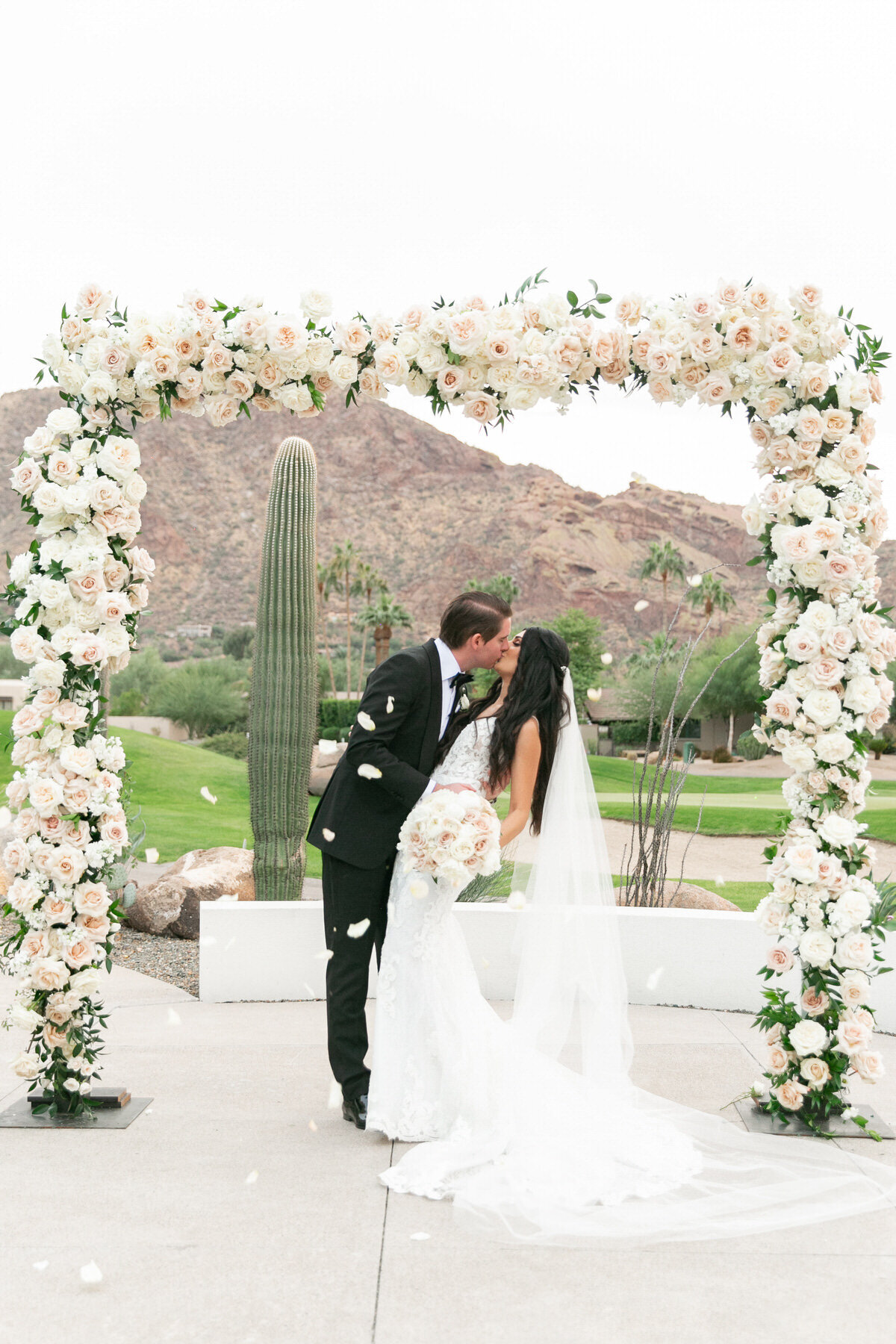 Karlie Colleen Photography - Mountain Shadows Wedding - Revel Wedding Co - Kim & Tim -862