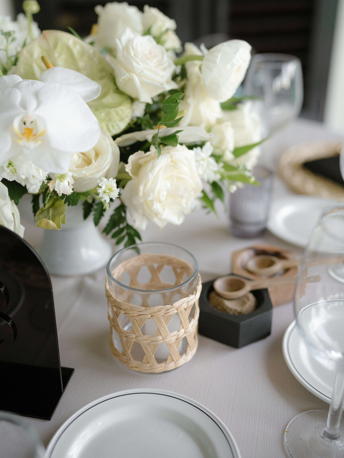 rroya-jordan-springvale-floral-tablescape-florals
