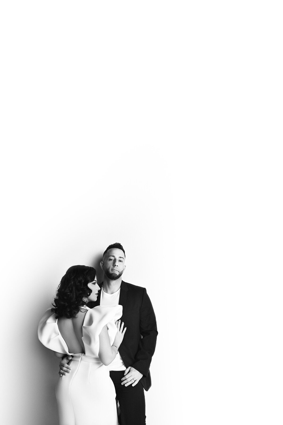 02 - Modern High End Couple Portraits