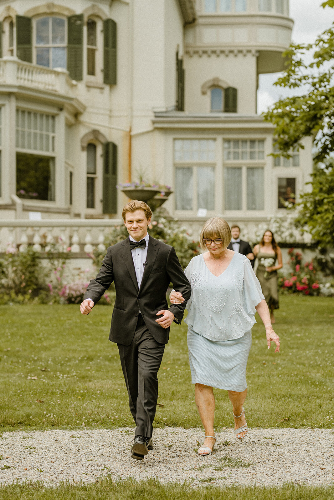 toronto-downtown-spadina-museum-the-great-hall-wedding-couples-session-summer-torontovibes-romantic-whimsical-artsty-indie-movie-478