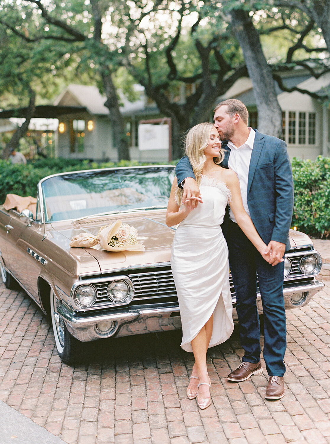 181-ruetphoto-texas-wedding-photographers-austin-engagements--ChelseaNick-Engagements-featherandtwine-164_websize