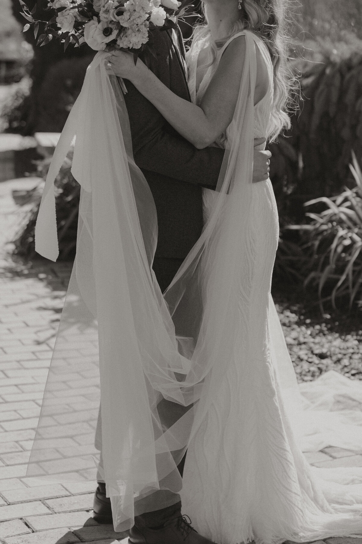 cottage-at-riverbend-spring-wedding-ally-will-first-look-105