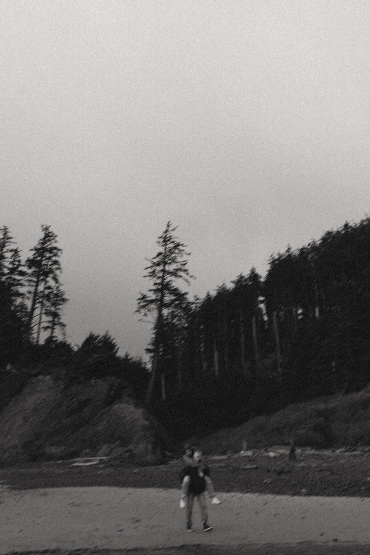 Oregon Coast Couples - lizarrietaphotography-58