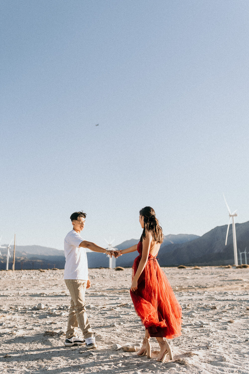 Palm-Springs_Windmills-Engagement-Session-10