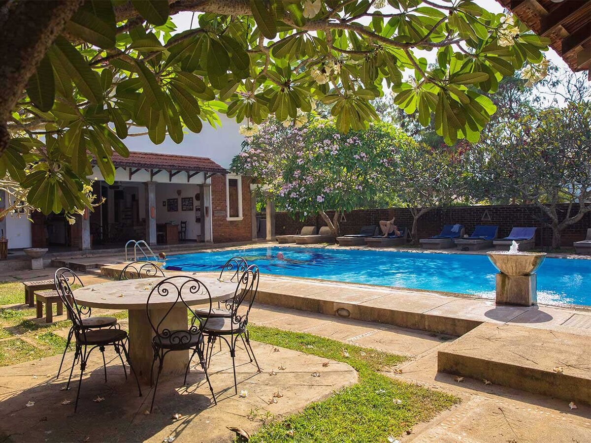 Villa-araliya-zwembad-Sri-Lanka