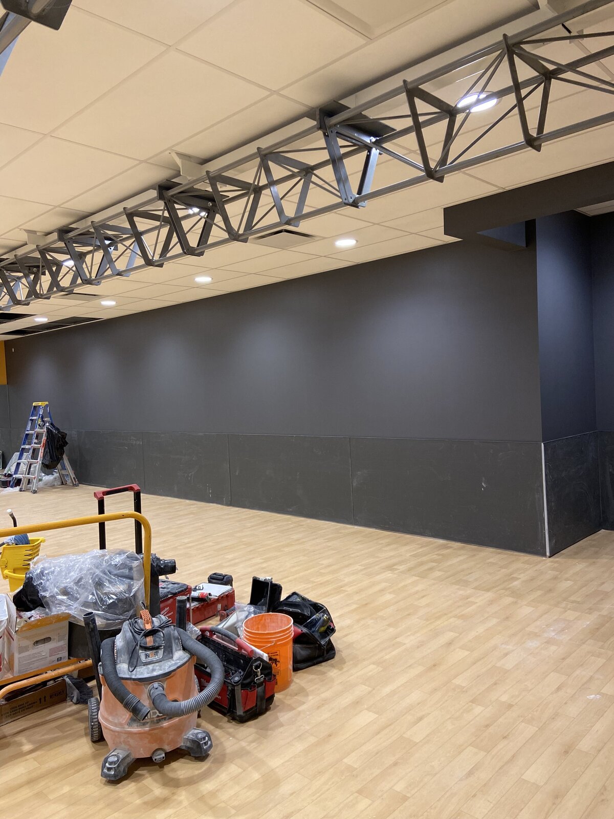 5F7FD28D-7562-4642-958B-1F89E7E47604