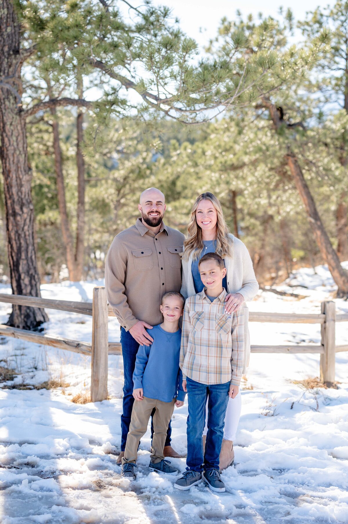 Colorado-Springs-CO-Ute-Valley-Pine-Tree-Christmas-Mini-Session-Magnolia-and-Grace-Photography-Co-CourtneyG-# (1)-11