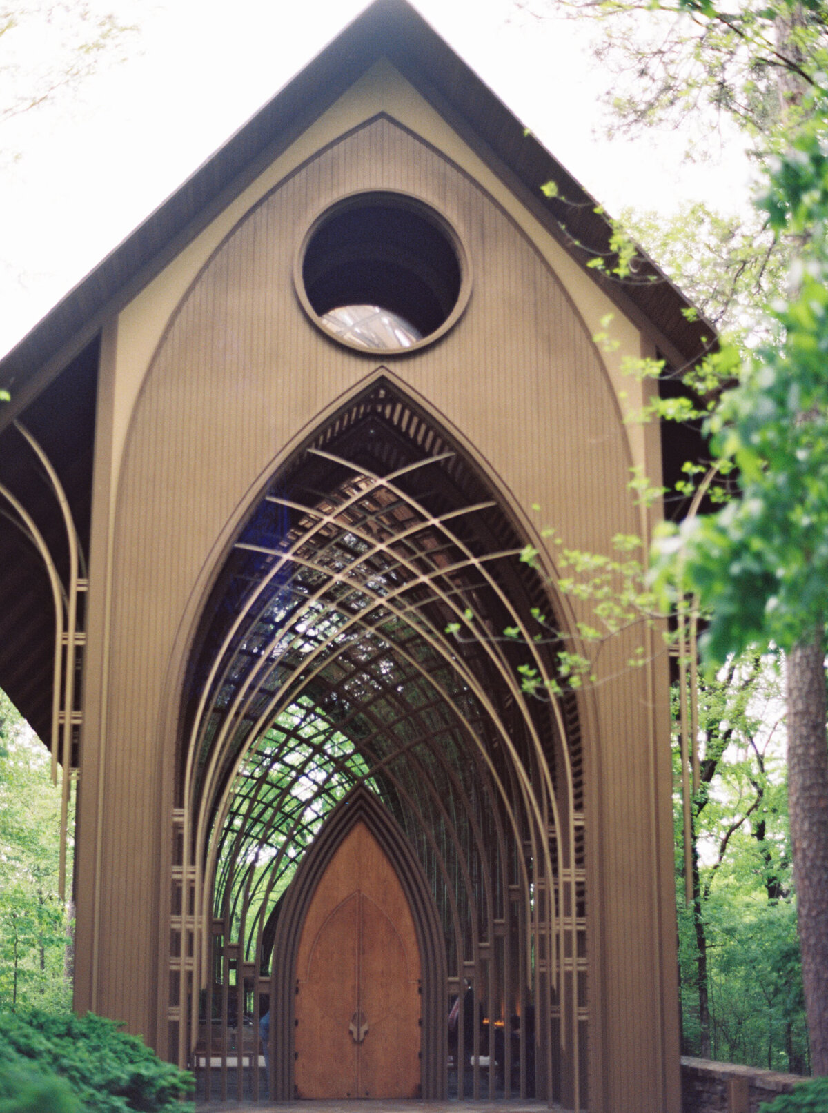 A wedding photo of Anthony's Chapel in Hot Springs Arkansas