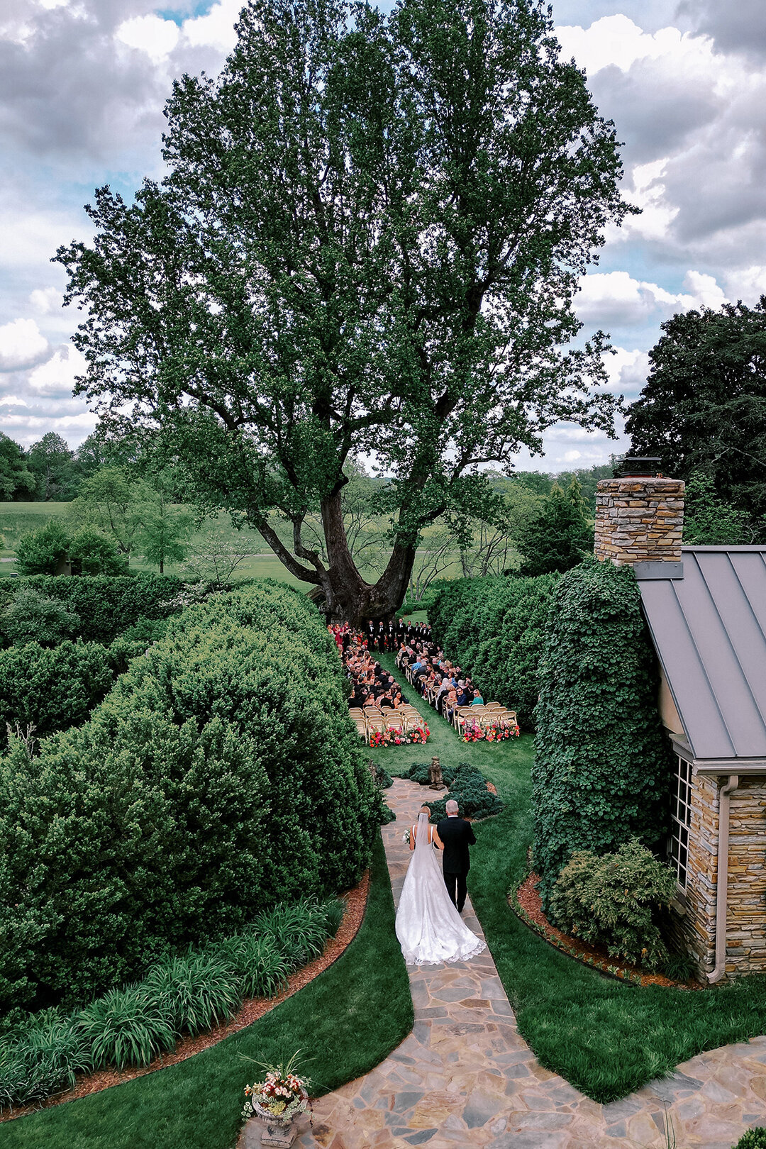 KathleenRob5-3-25GlenstoneGardenVA-VickiGraftonPhotography-559