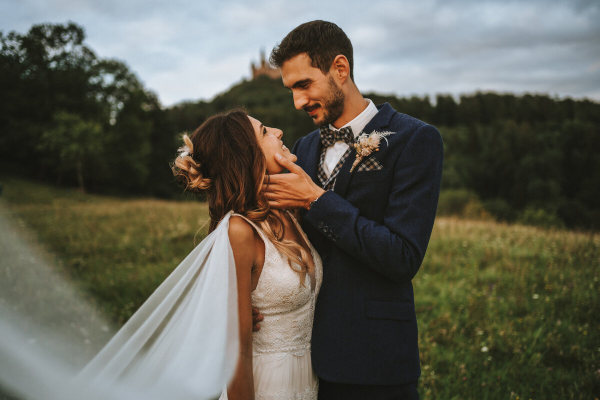 Hochzeitsfotograf-Freiburg-Hochzeitsfotograf-in-Freiburg-Hochzeit-rustikal-boho-Heiraten-Scheune-44