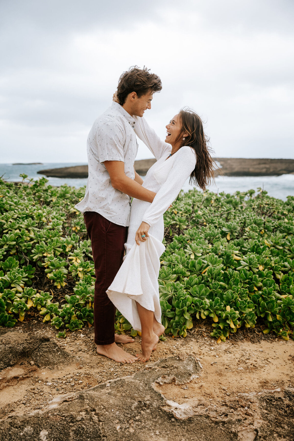 North_Shore_of_Oahu_Engagement_Photos_Skateboards_Laie_Kahuku_Haleiwa-24