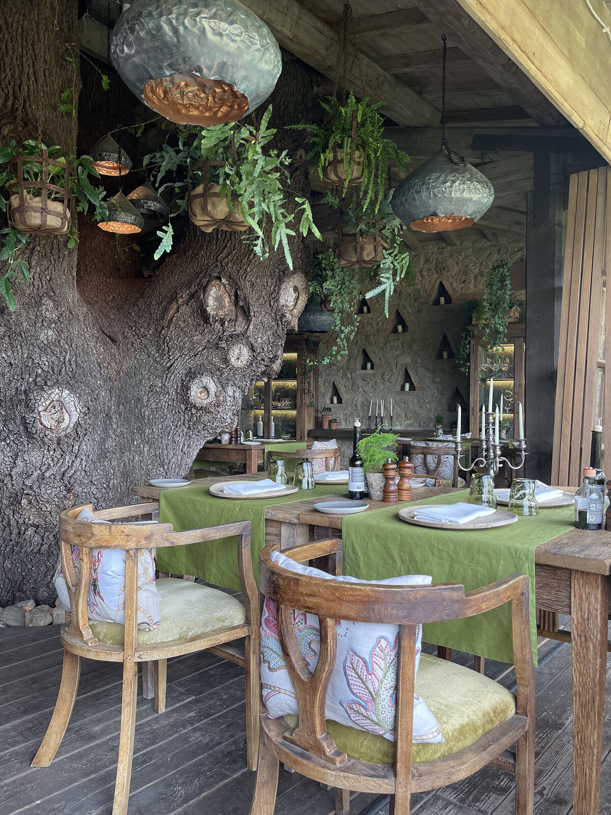 Borgo-Santo-Pietro-Willow-and-Oak-Events-BTS-33