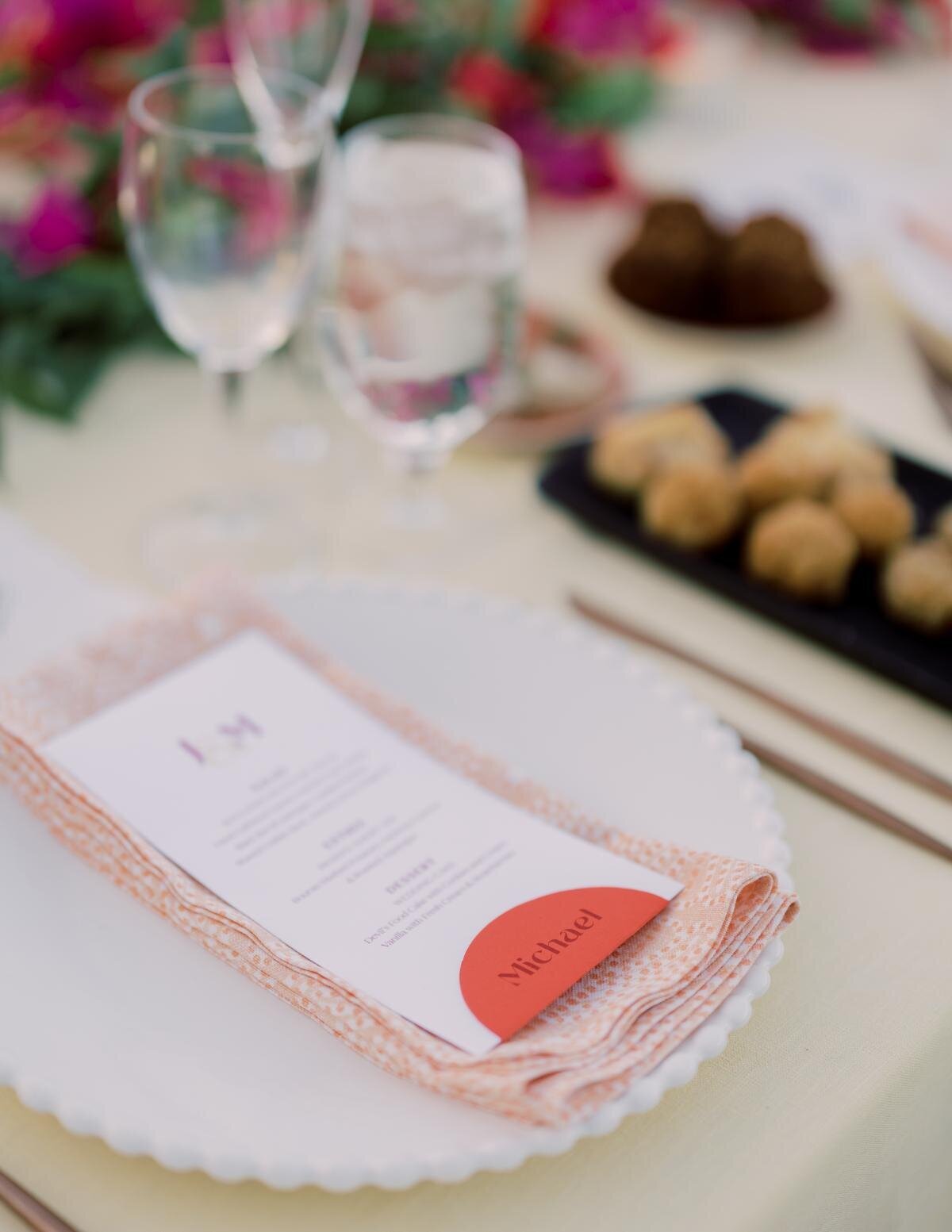 orange-white-floral-place-setting-menu-centerpiece