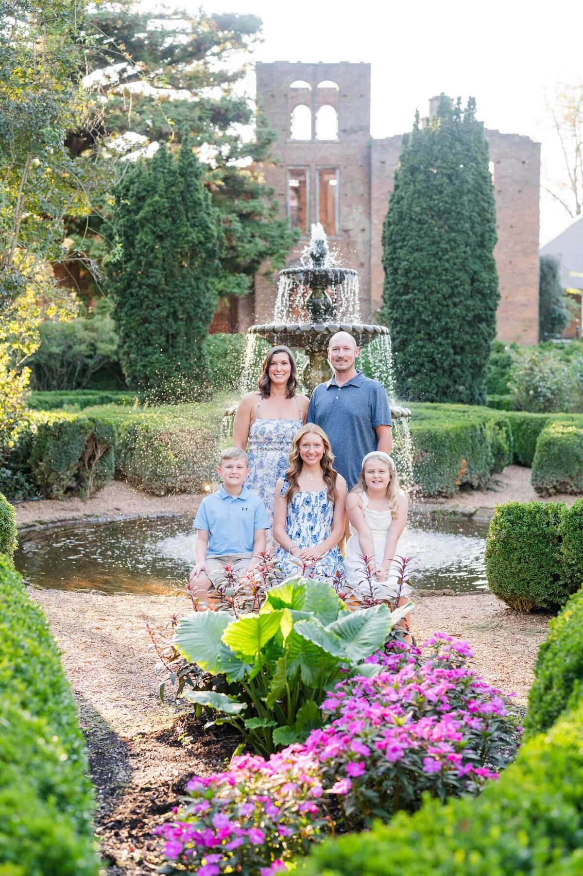 Elli-Row-Photography-Barnsley-Gardens_6112