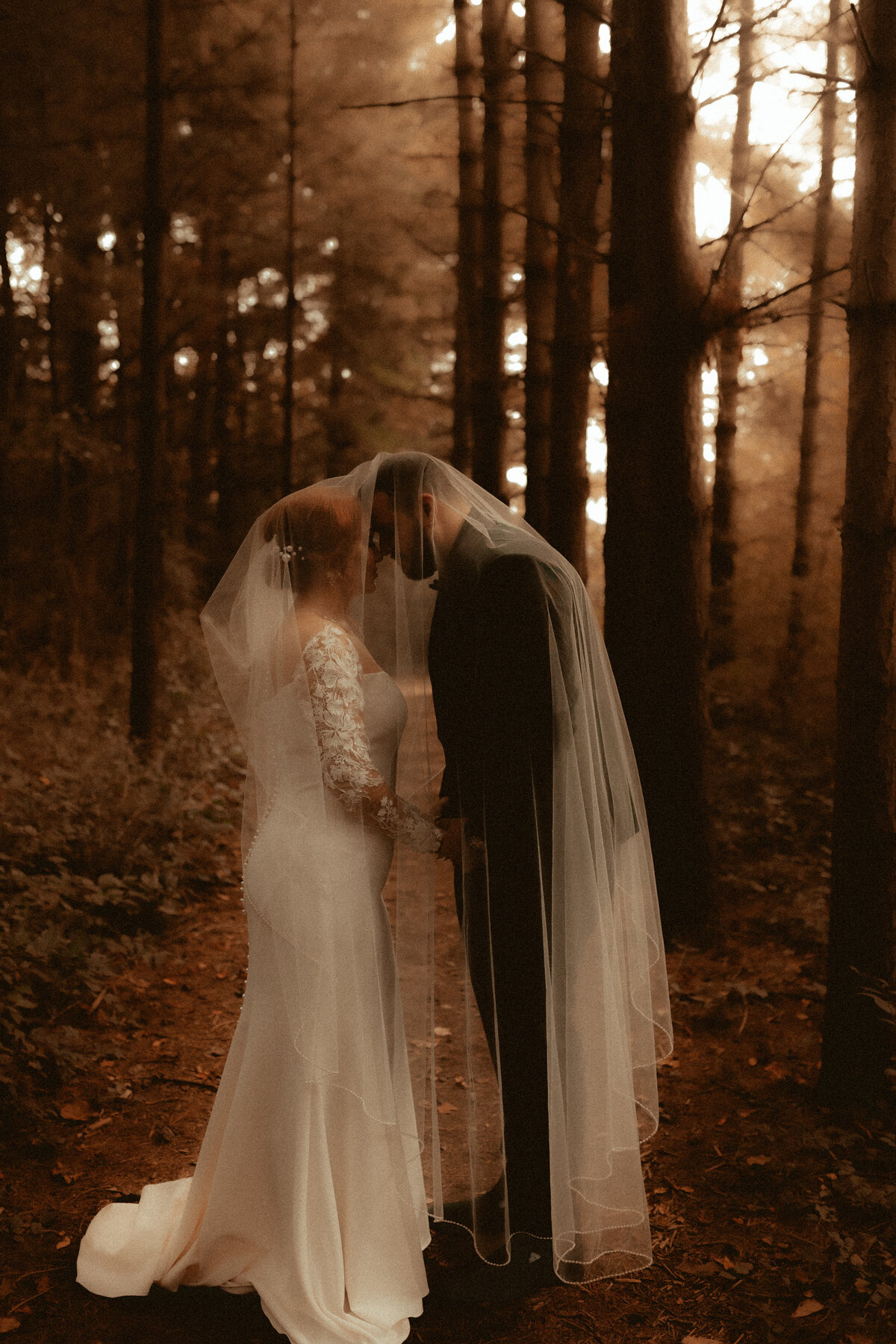 romantic-woods-wedding-photo