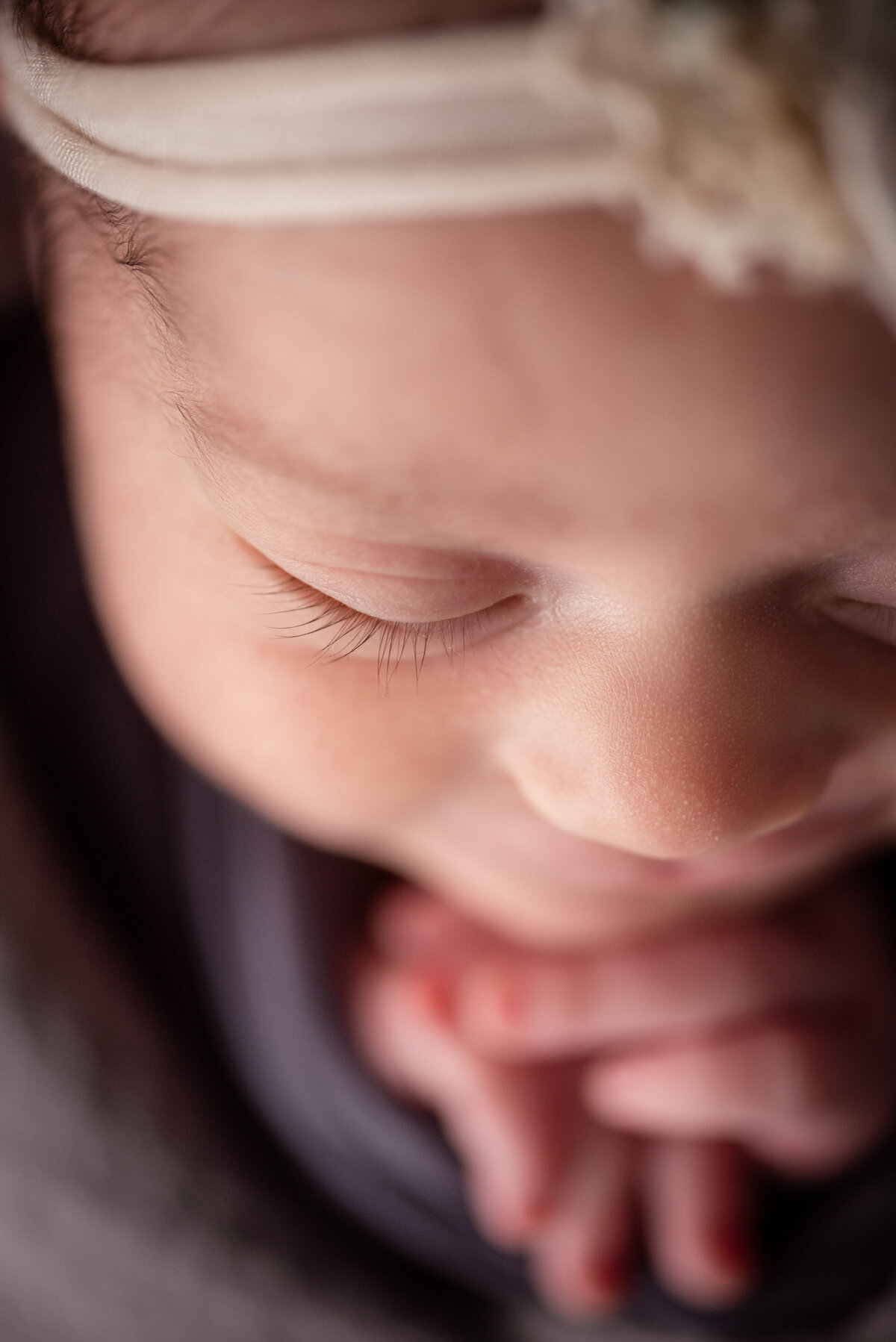 baby lashes macro photo newborn photographer northeast fort wayne bluffton indiana