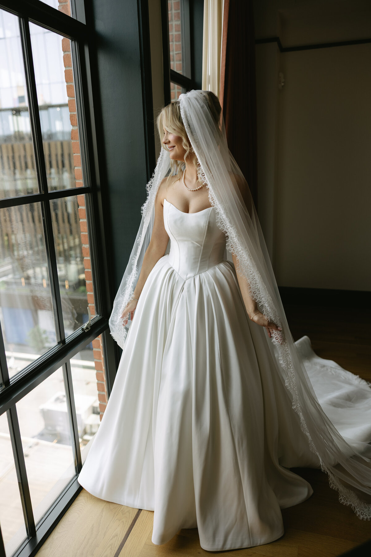 AveryPhillipsPhoto-Morgan+Dominic-DetroitInstituteofArtsWedding-72