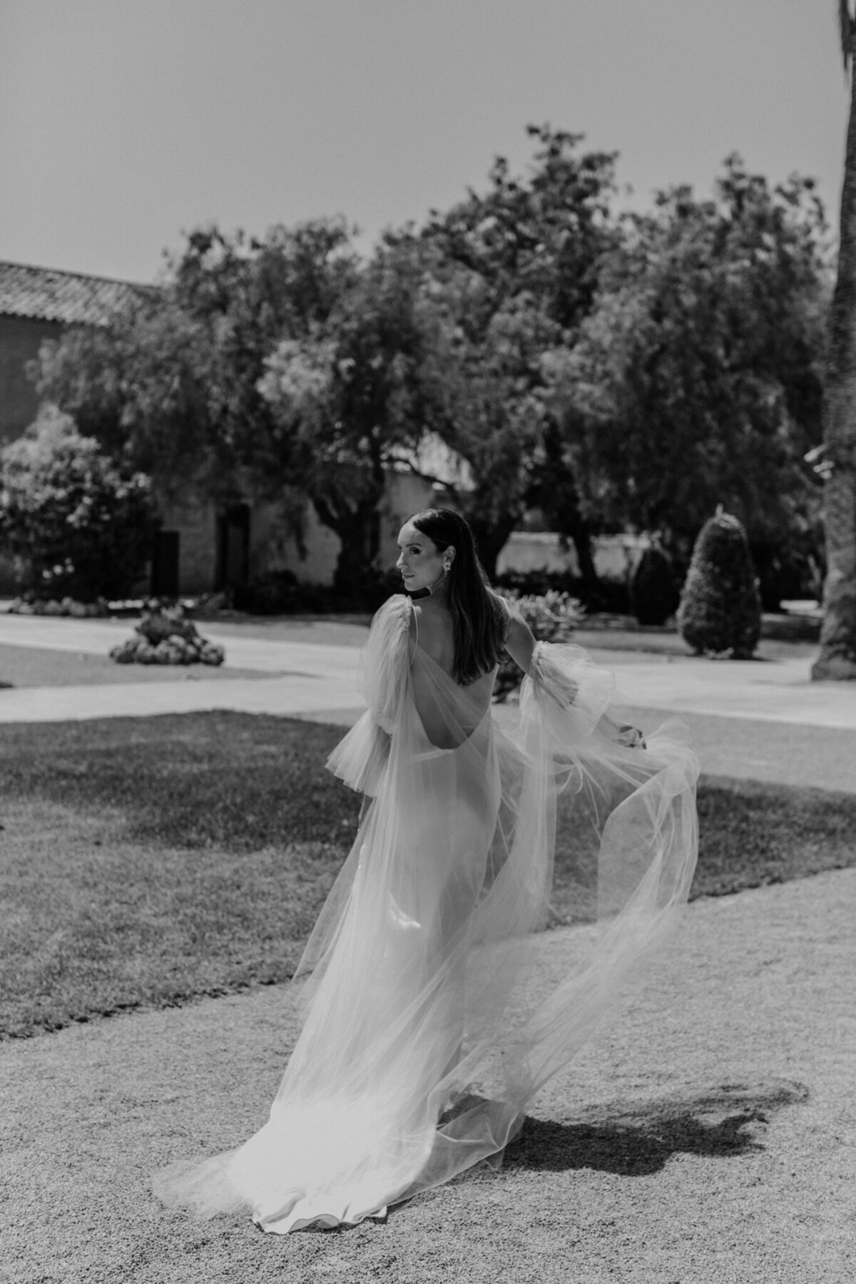 California based wedding photographer shooting weddings in destinations like France, Italy and Spain.