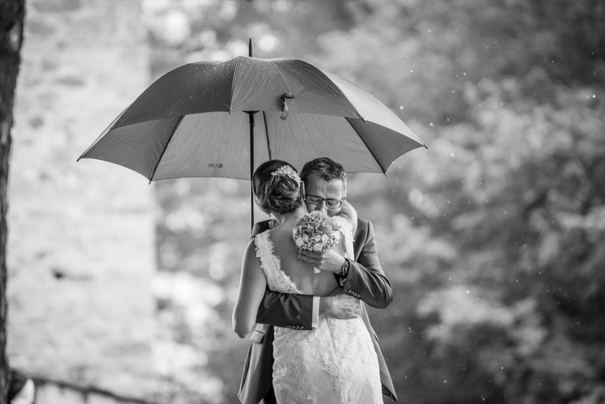 Graubuenden-Hochzeit-Falera-Kapelle-Fotograf-Musto-Studios