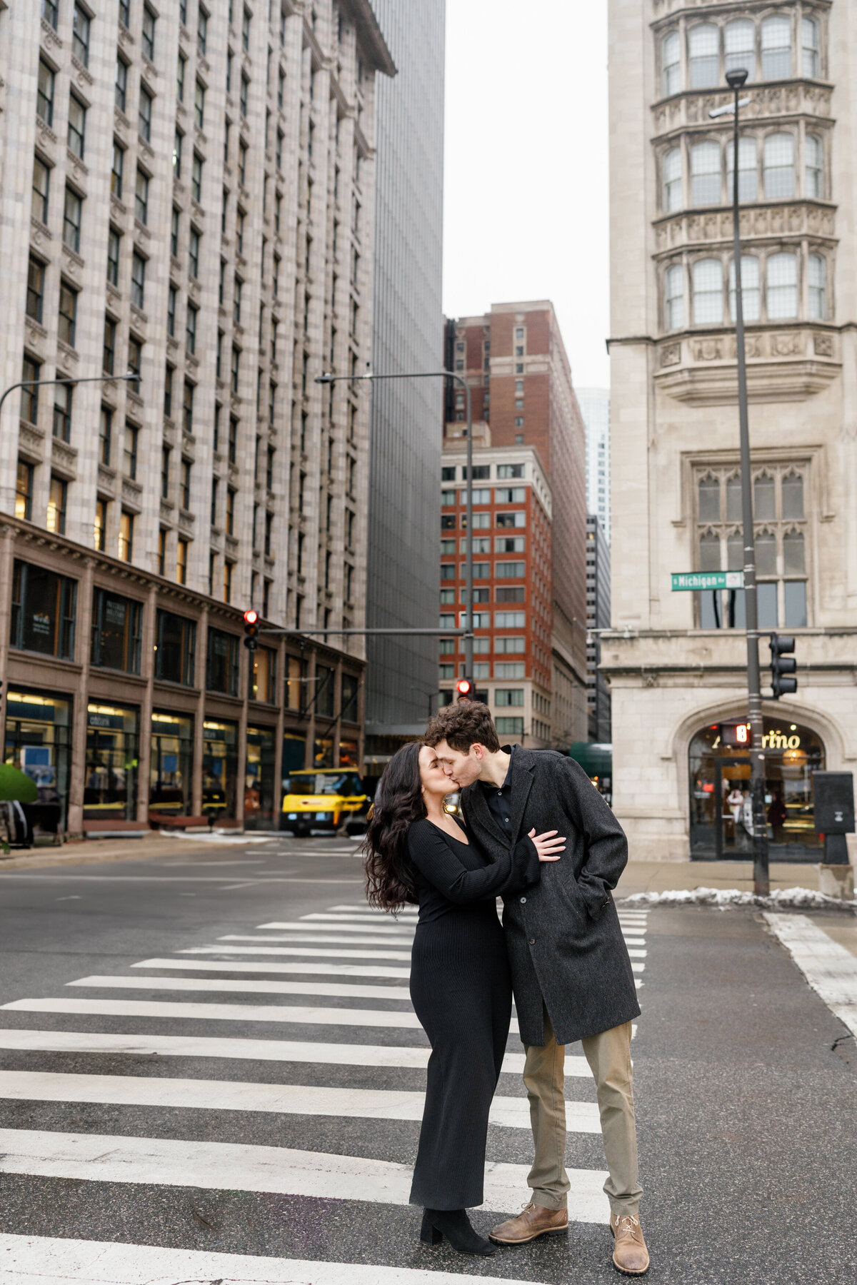 Aspen-Avenue-Chicago-Wedding-Photographer-Hilton-Palmer-House-Vintage-Hotel-Timeless-Editorial-FAV-43