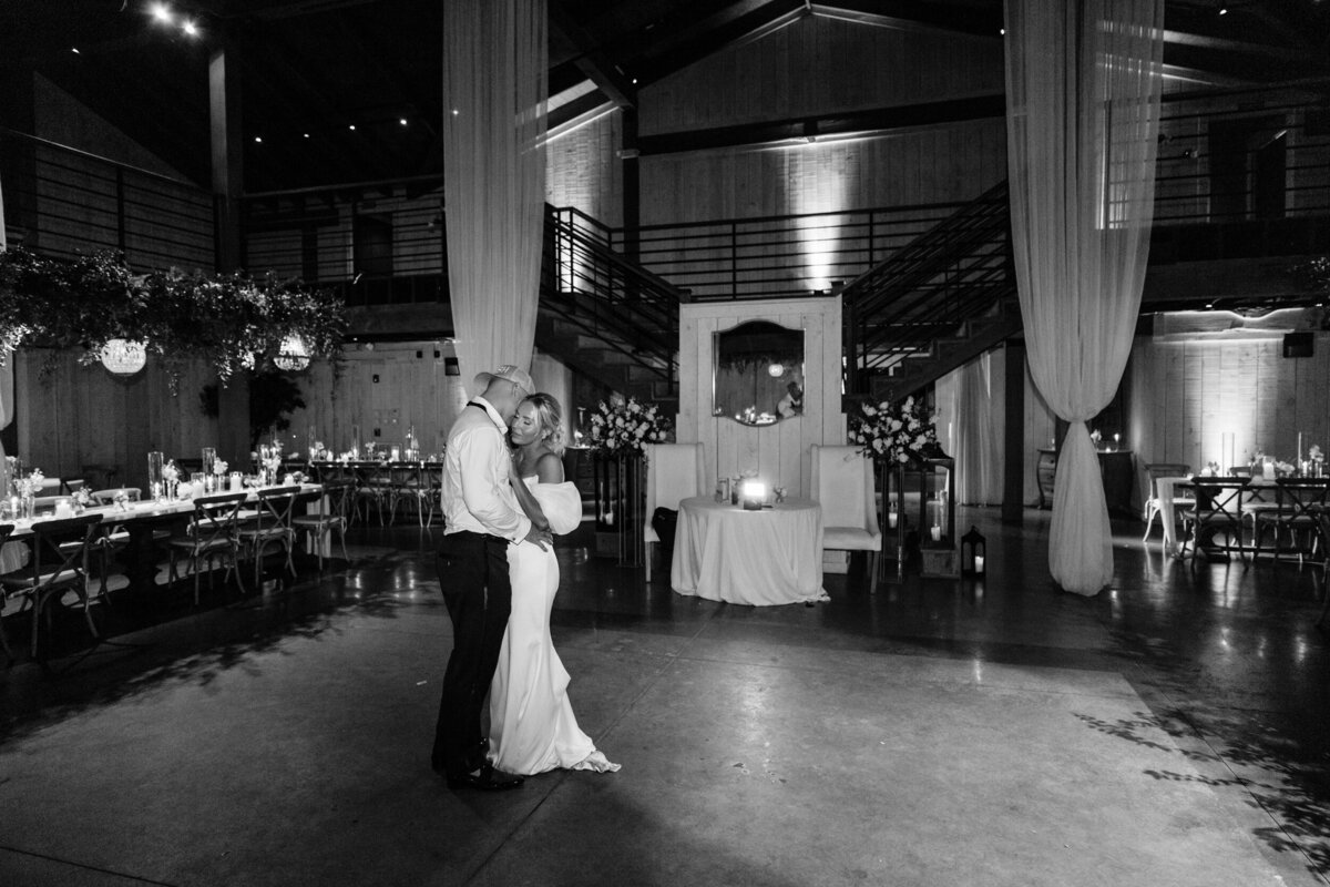 white-wedding-florals-70