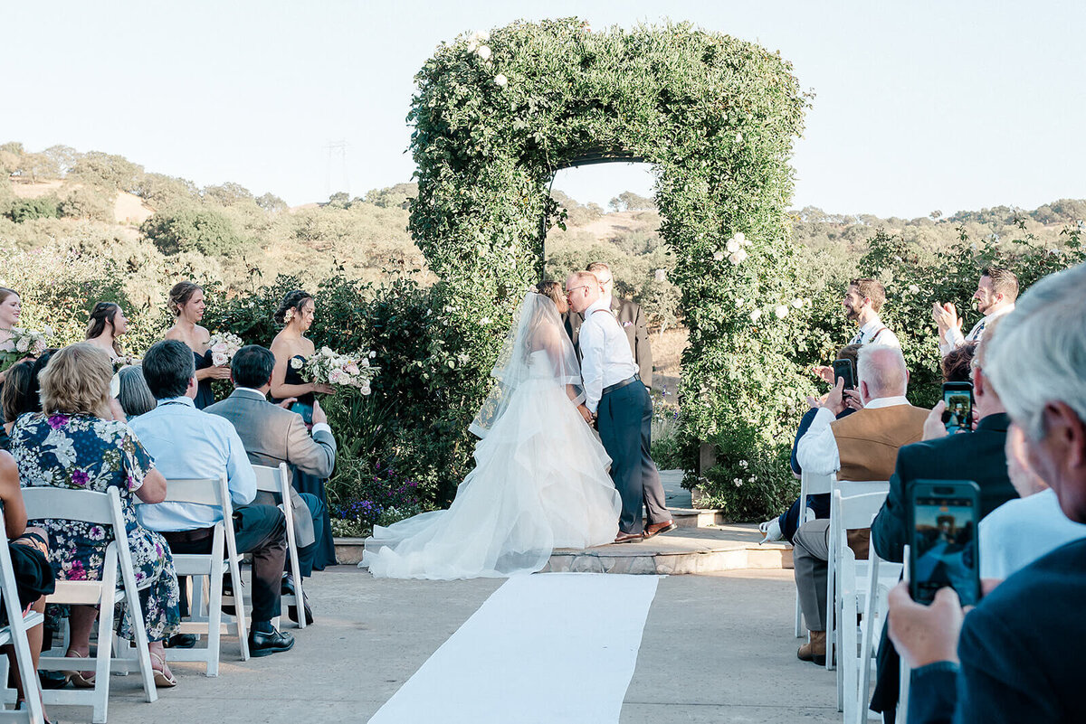 Bridal portrait captured by Vanessa Montano Photography – Livermore vineyard at sunset.