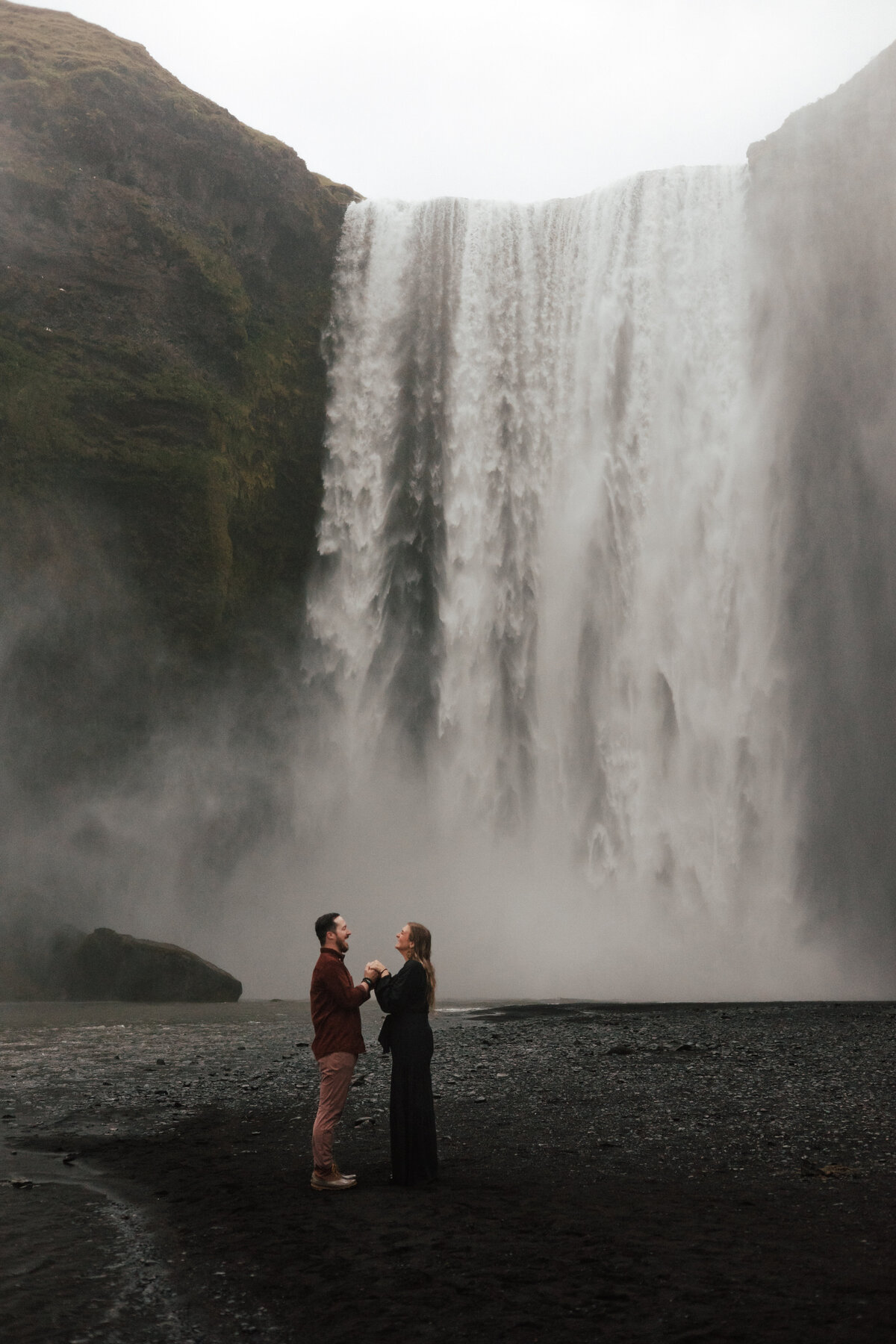 iceland-skogafoss-proposal-nicole-lenia-kiser-imagery-86