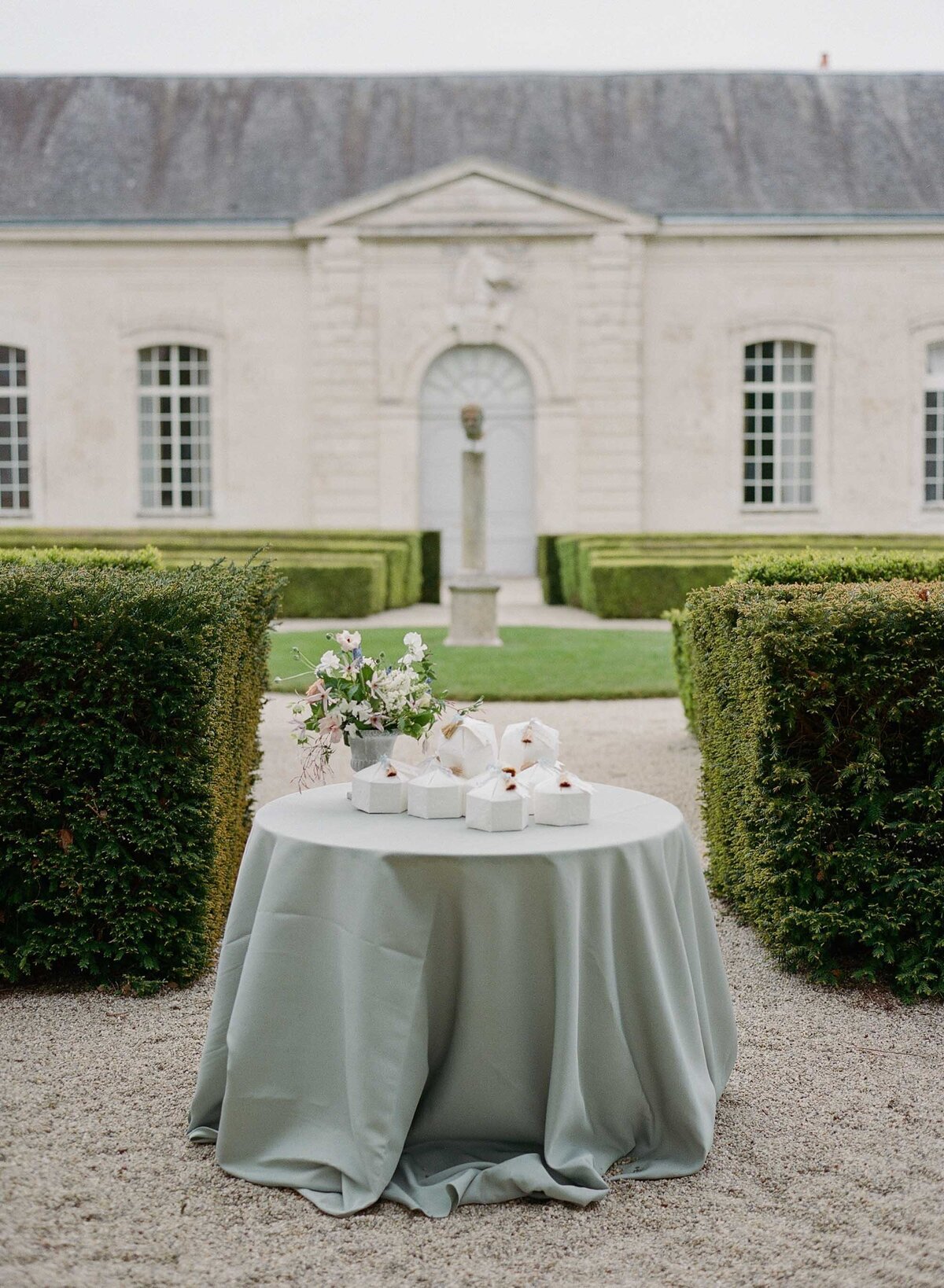 Chateau-Grand-Luce-Wedding-Photographer-Molly-Carr-143