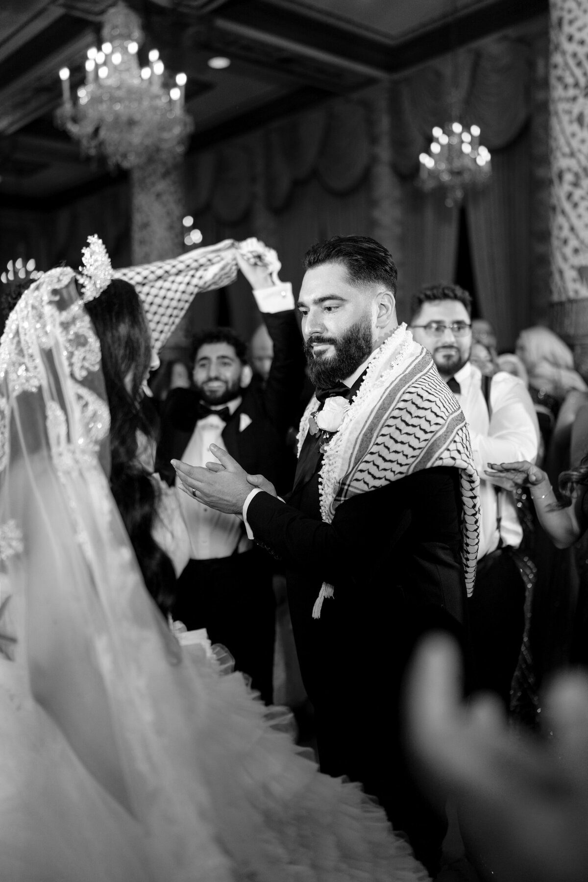 Berlez-Aspen-Avenue-Chicago-Wedding-Photographer-Windy-City-Wedding-Dance-Fulton-West-Event-Christmas-Session-190