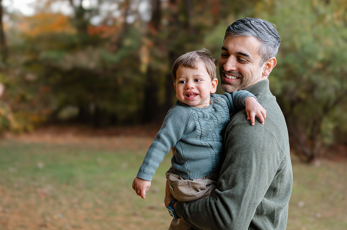 Family-Fall-Photoshoot-near-Devonwood-Farmington-CT_0042